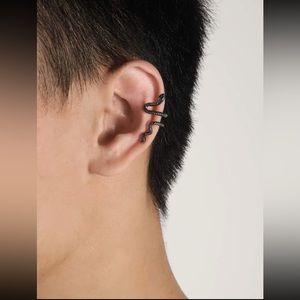 🐍 Awesome Pierce-less Serpent Snake Gun Black Ear Cuff 🐍